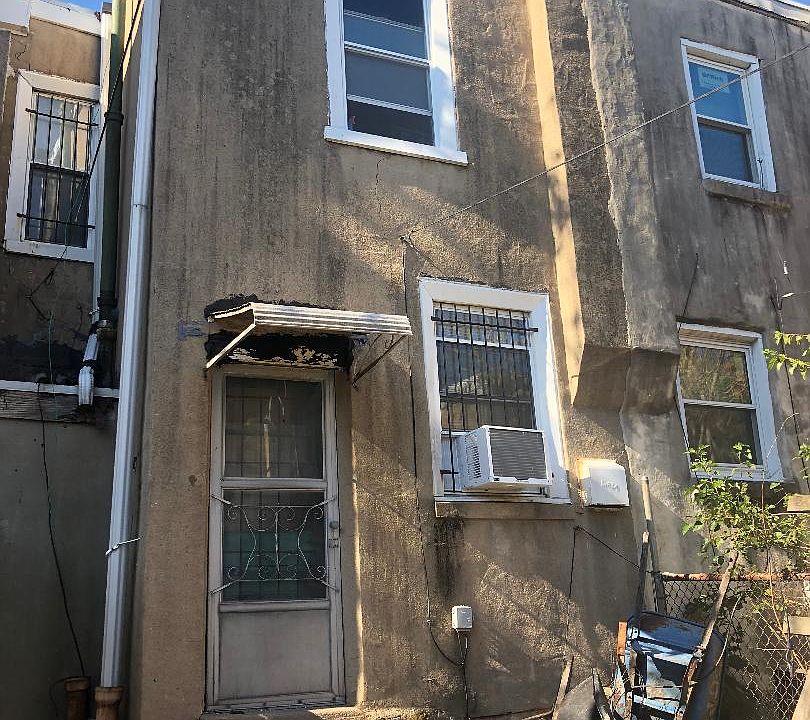 2nd image of 1943 S Hemberger St