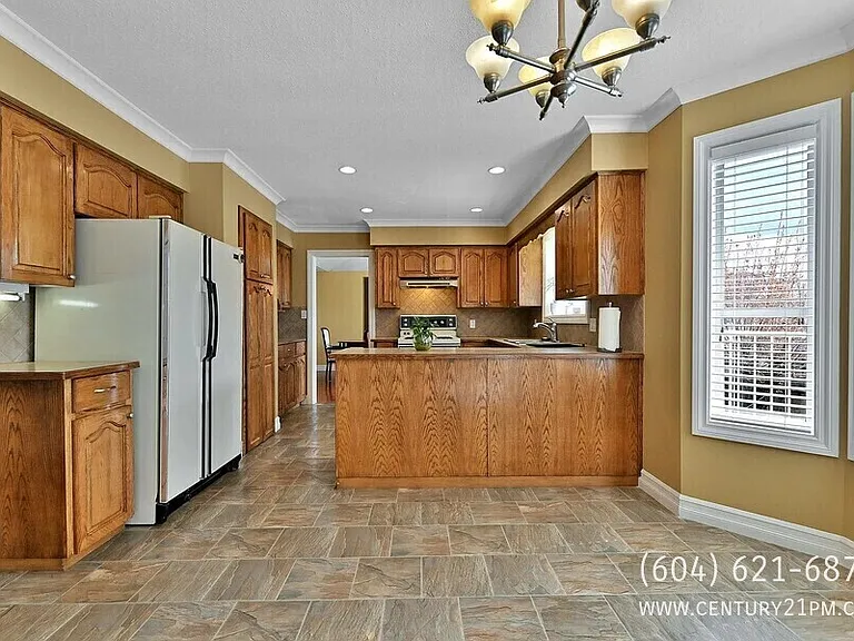 32186 Elkford Dr #UPPER — Photo 12