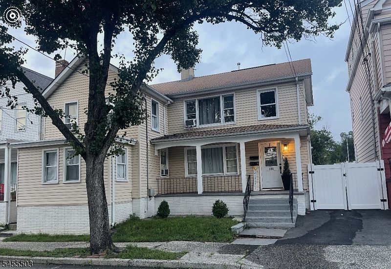 1st image of 198 William St