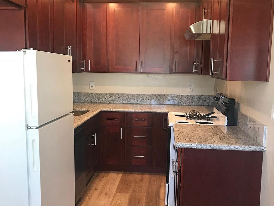 1st image of 174 Budd Ave