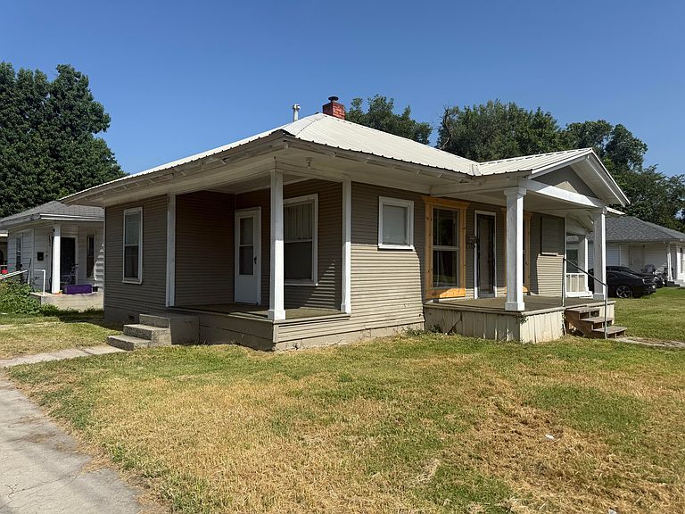 Listing photo 3