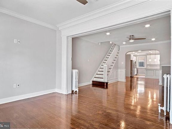 4th image of 5902 Larchwood Ave