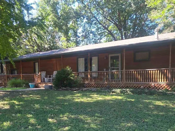 1506 W 1st St, Abilene, KS 67410