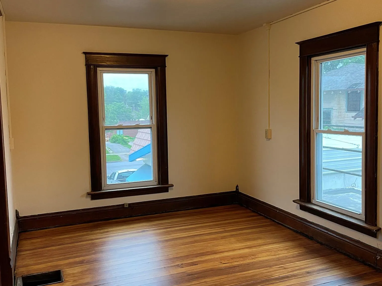 311 N Gilbert St — Photo 3