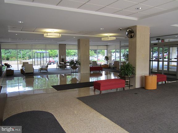 3rd image of 10500 Rockville Pike Unit 108