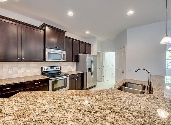 2nd image of 2401 SW 39th St