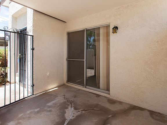 3rd image of 704 E Eugie Ave