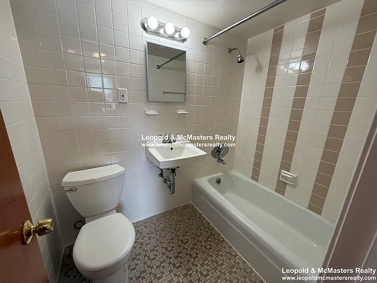 North Beacon St Brighton Apartments — Photo 28