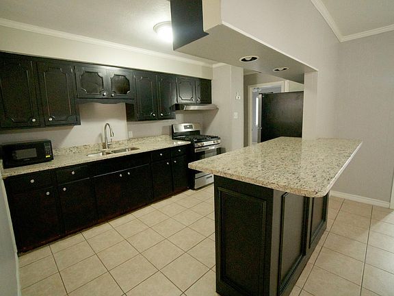 2nd image of 5710 Tanglewood Dr