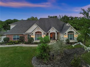 7460 Hidden Pond, Bryan, TX 77808