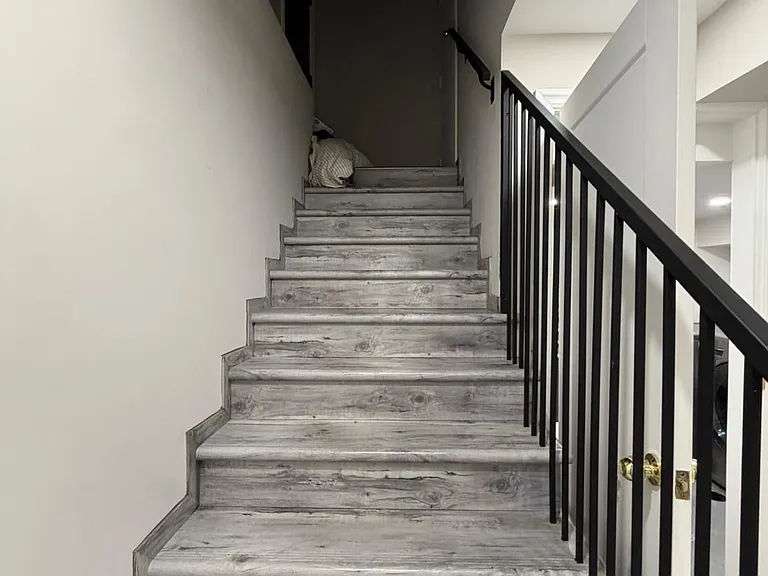 18 Wroxeter Ave #LOWER — Photo 10