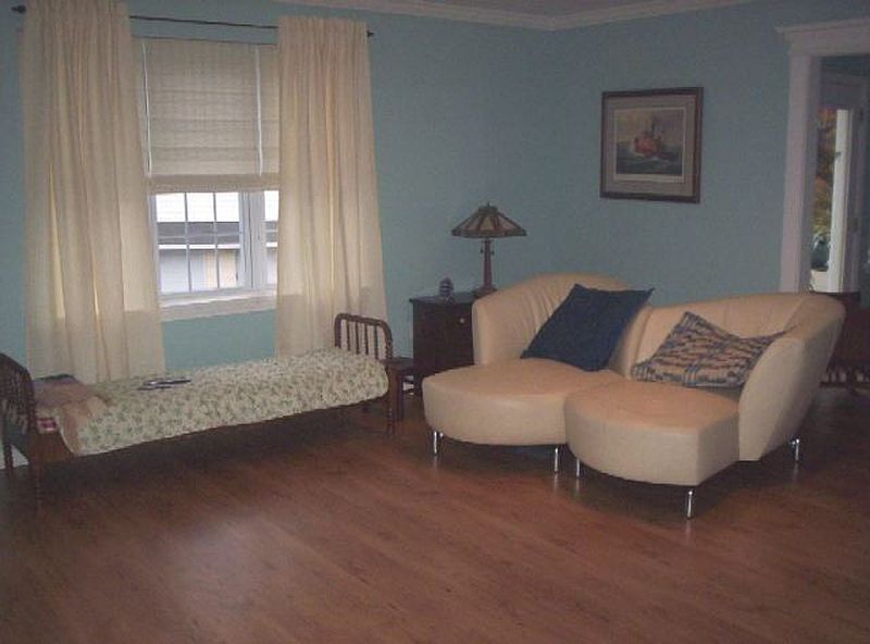 2nd image of 707 MALLARDS POND Lane