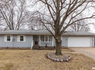 204 Cypress St, Pekin, IL 61554