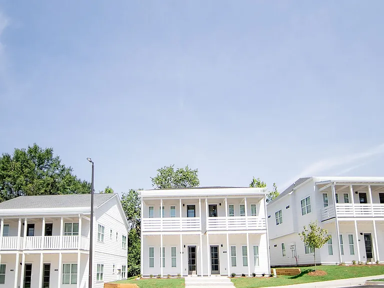 Pre-Leasing For August 2026! — Photo 2