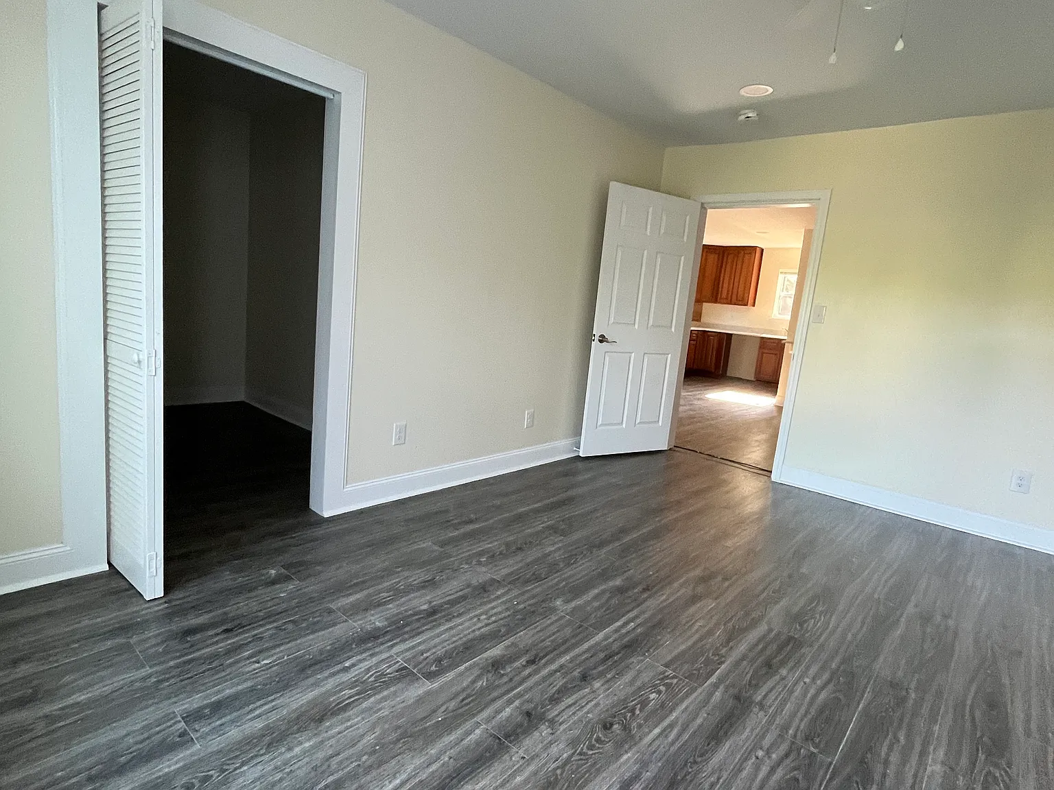 5665-5667 Rosemary Pl — Photo 2