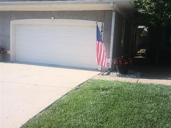10414 Garnett St, Overland Park, KS 66214