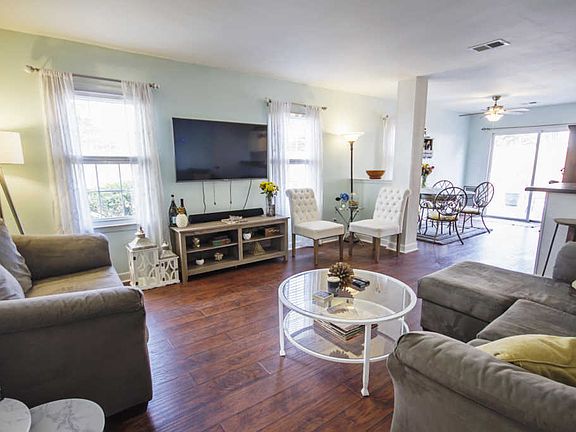2nd image of 1204 Meadow Park Ln #A