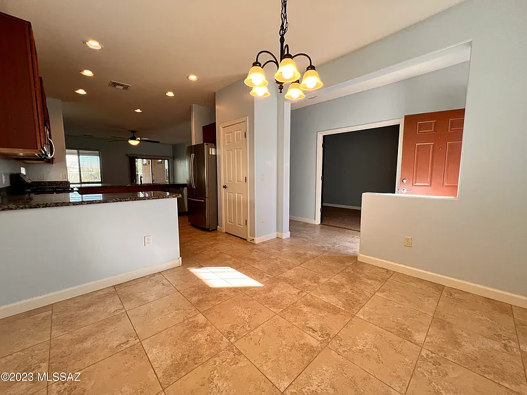 9859 N Crook Ln — Photo 6