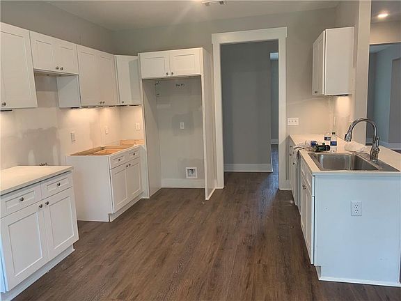 3rd image of 107 Cinder Hill Dr