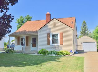 1107 Kenmore Rd, Rockford, IL 61108