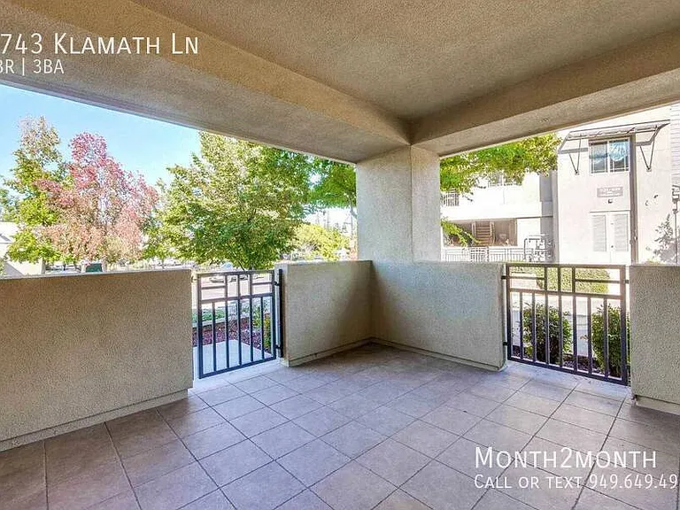 3743 Klamath Ln — Photo 32