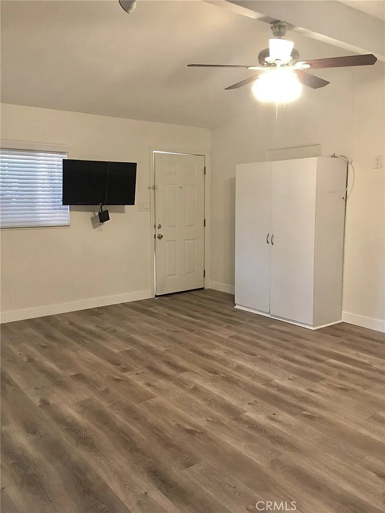 Studio, 1.5 bath, 400 sqft, $1,500 — Photo 2