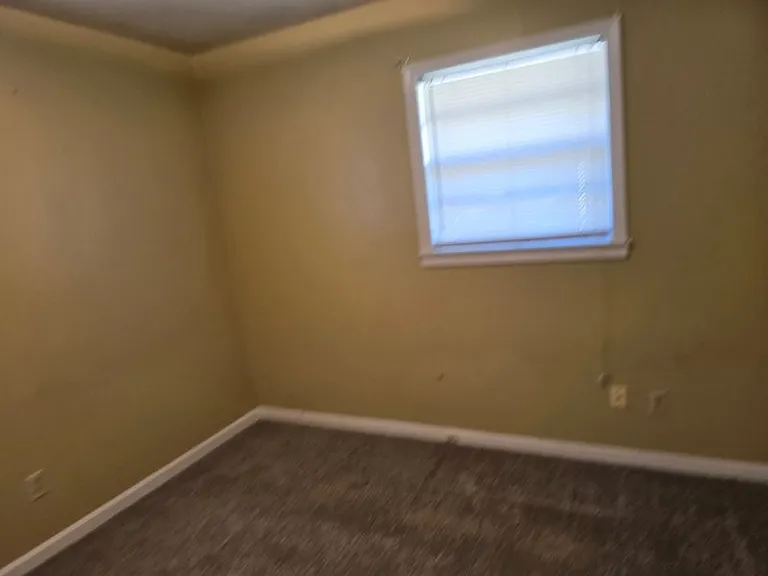 14 Verna Cir — Photo 3