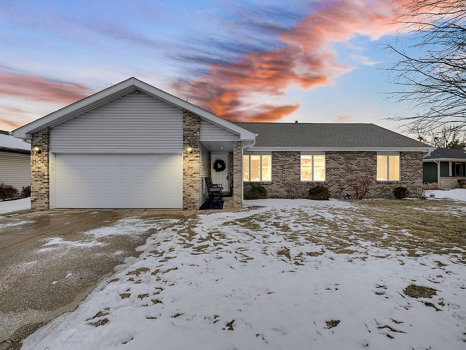 1st image of 375 Meadows Rd N