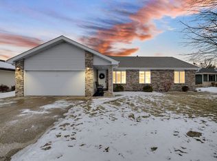 375 Meadows Rd N, Bourbonnais, IL 60914