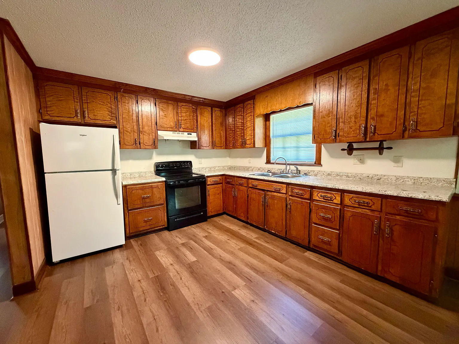 3 bed, 1350 sqft, $1,495 — Photo 3