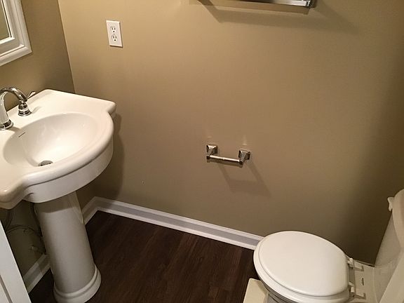 5th image of 5581 Windsor Ct