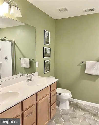 9411 Wood Creek Cir — Photo 18
