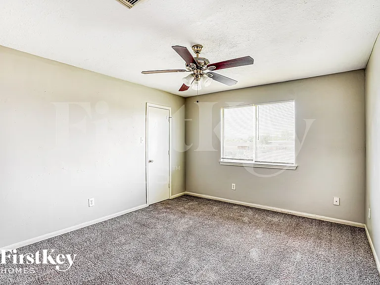 518 Foxglove Dr — Photo 15