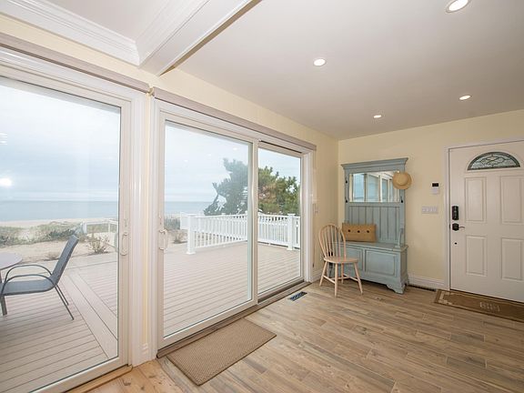 4th image of 1550 Sound Beach Dr #1550