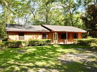 1077 Live Oak Dr, Hinesville, GA 31313
