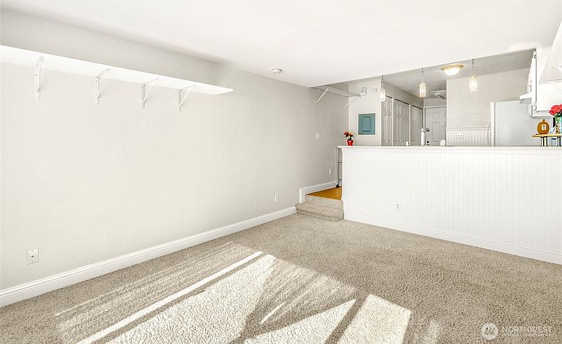 4th image of 9484 Woodinville-Redmond Road NE #C202
