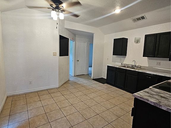 4th image of 2706 Taft St
