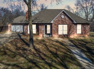 2216 W Driftwood Dr, Claremore, OK 74017
