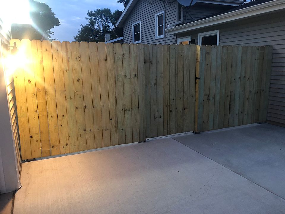 2nd image of 1077 Green Acres Ln