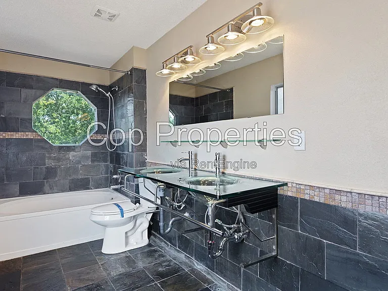 8118 Stagwood Hl — Photo 28