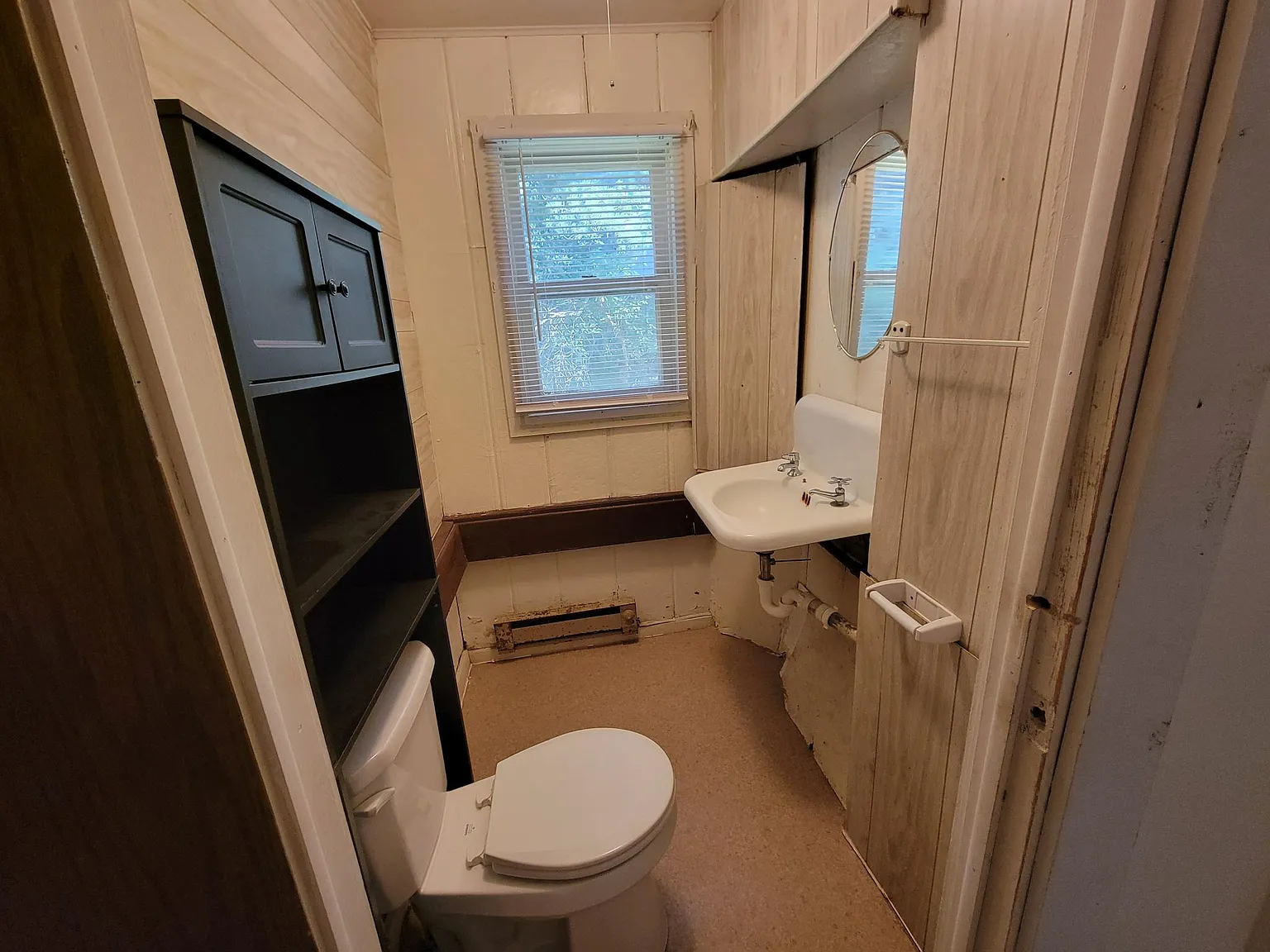 5 bed, 2.5 bath, 1600 sqft, $1,095 — Photo 3