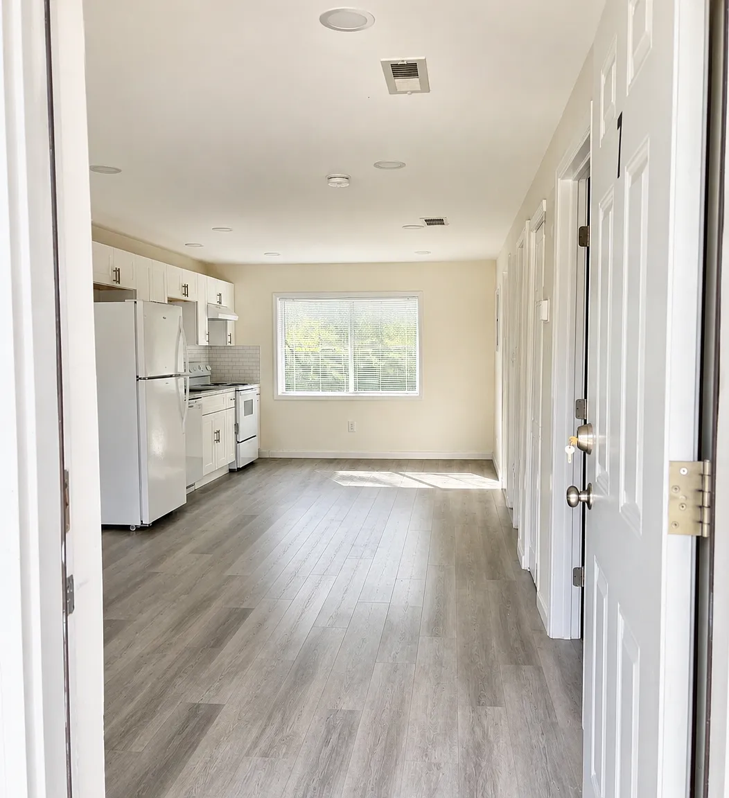 2 bed, 700 sqft, $1,025 — Photo 1