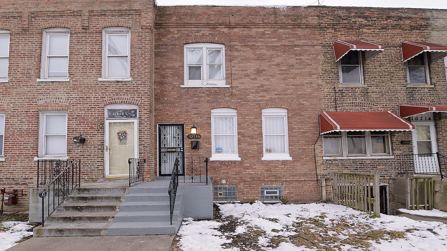 10716 S Langley Ave photo 1