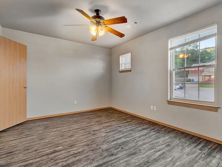 2939 W Scottswood Pl — Photo 12