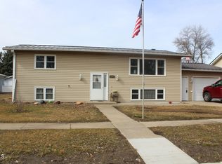 304 Main St, Stanton, ND 58571