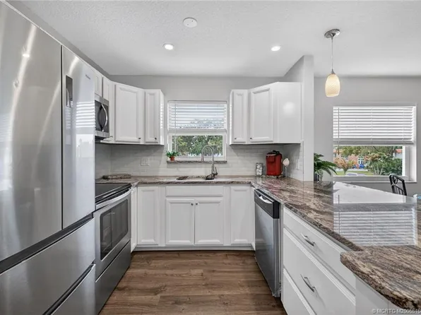 1225 NW 21st St APT 2615, Stuart, FL 34994