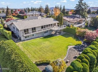 714 Country Club Dr, Yakima, WA