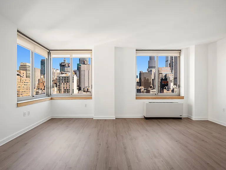 35 W 33rd St #7B — Photo 6