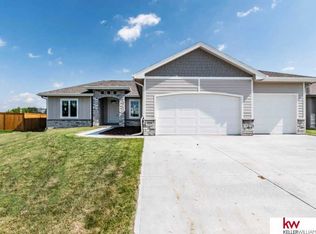 18416 Patrick Ave, Elkhorn, NE 68022