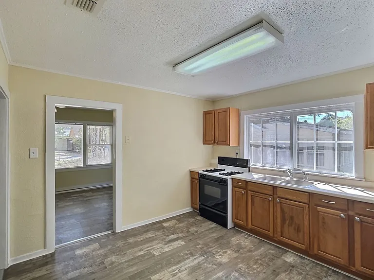 1505 Bowen Ave — Photo 10